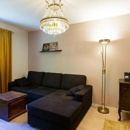 Apartment -hannula- Hiljainen Ja Tilava Kaksio Kahdella Autopaikalla Kauppojen Vieressae