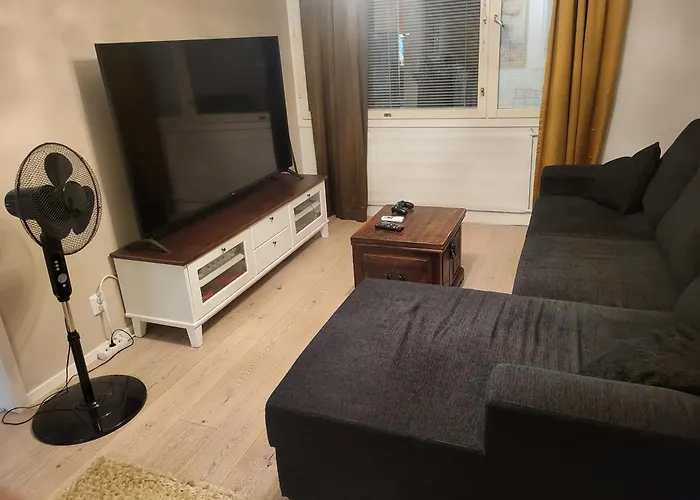 -hannula- Hiljainen Ja Tilava Kaksio Kahdella Autopaikalla Kauppojen Vieressae 公寓 库奥皮奥